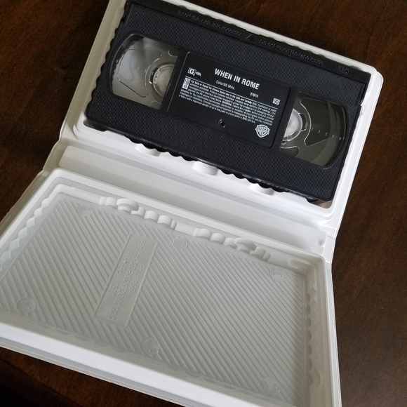 When in Rome Mary-Kate & Ashley Olsen (2002 VHS) - Picture 4 of 7